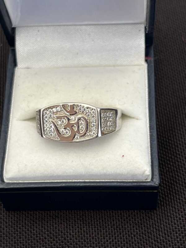 Elegant Om Symbol Ring with Sparkling Stones